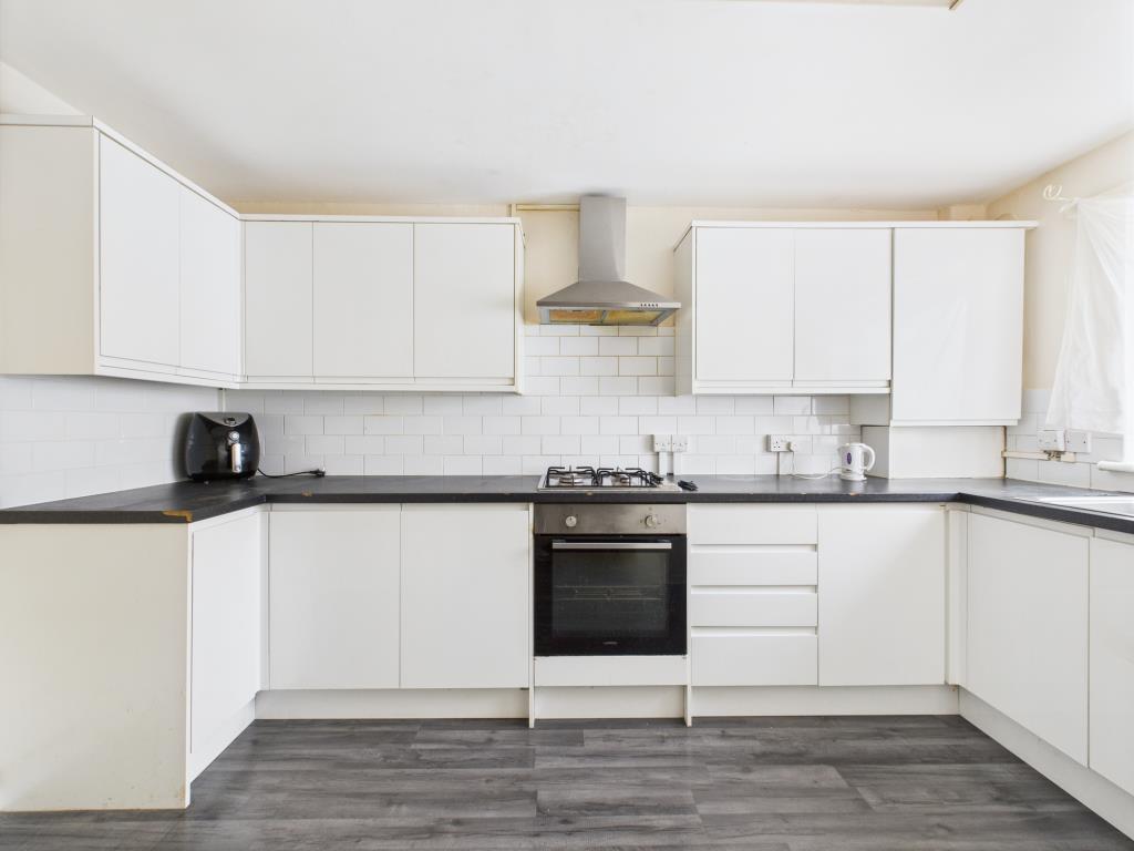 Lot: 167 - THREE-BEDROOM MAISONETTE FOR REFURBISHMENT - Kitchen